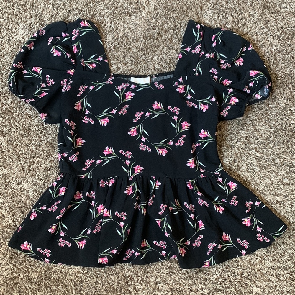 Puff sleeve peplum top